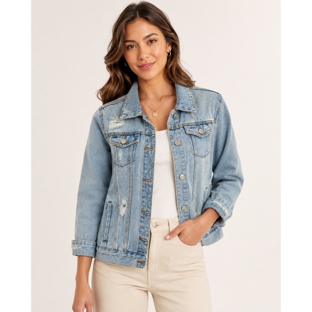 Time and Tru Denim Jacket Womens S Light Wash Excellent Distressed Trucker